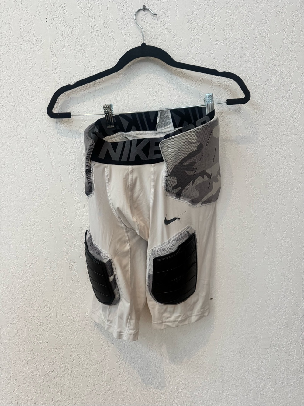 Nike Pro Hyperstrong adult 5 pad integrated football girdle